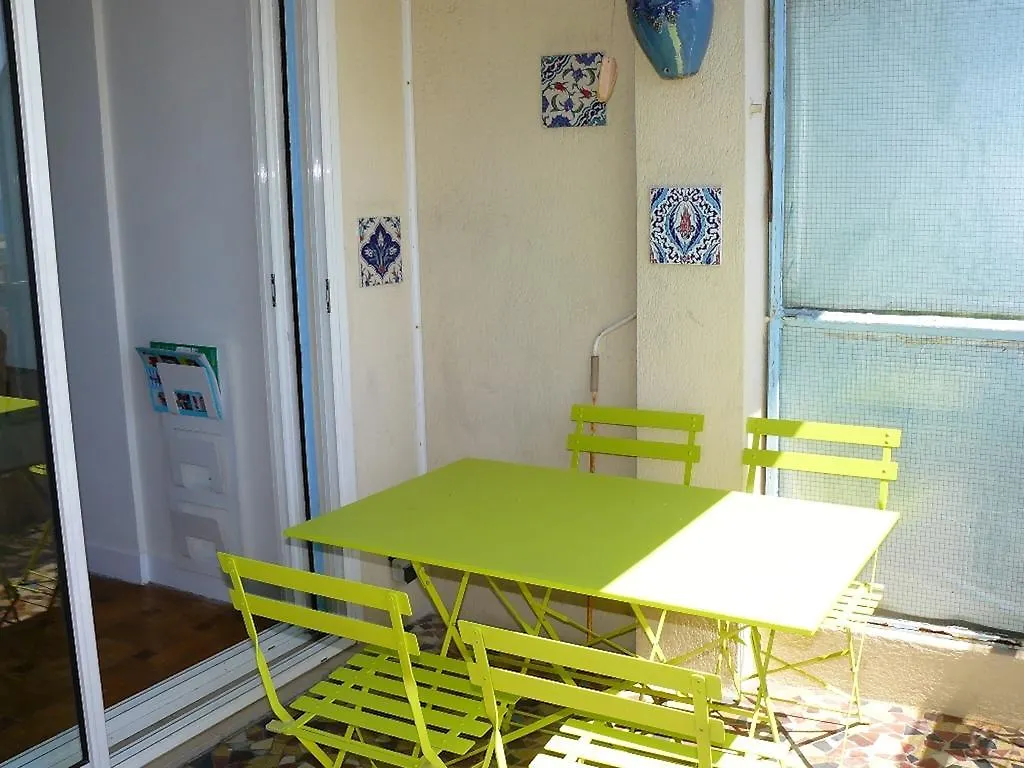 Apartment Oiseau Bleu Nice
